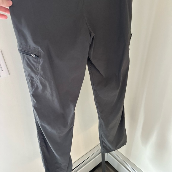 Eddie Bauer Gray Cargo Pants Lightweight Performance - Picture 7 of 9
